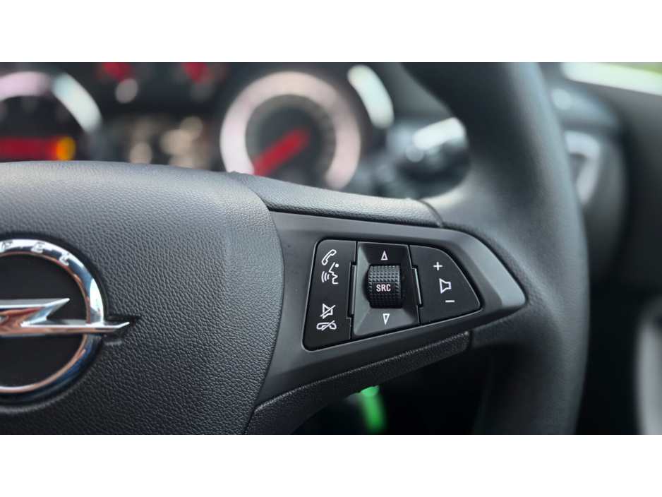 2018 Opel Astra - image 20