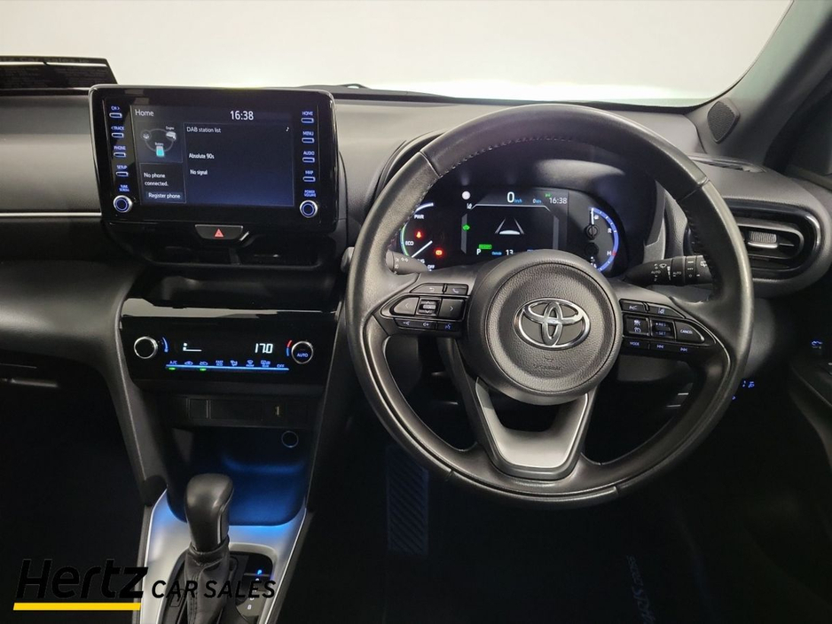 2023 Toyota Yaris - image 15