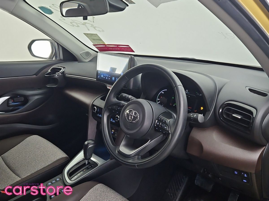 2022 Toyota Yaris Cross - image 9