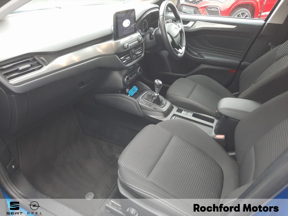 2020 Ford Focus - image 7