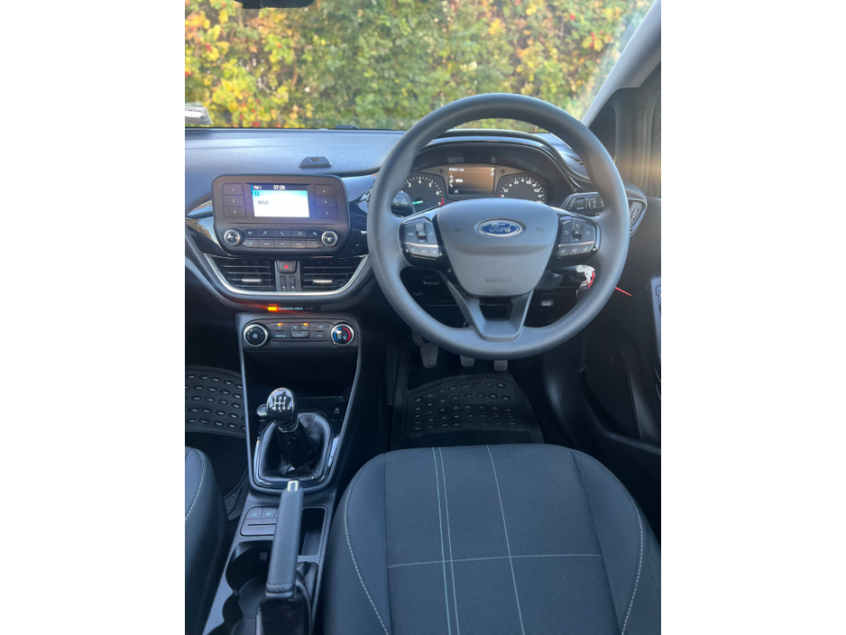 2019 Ford Fiesta - image 13