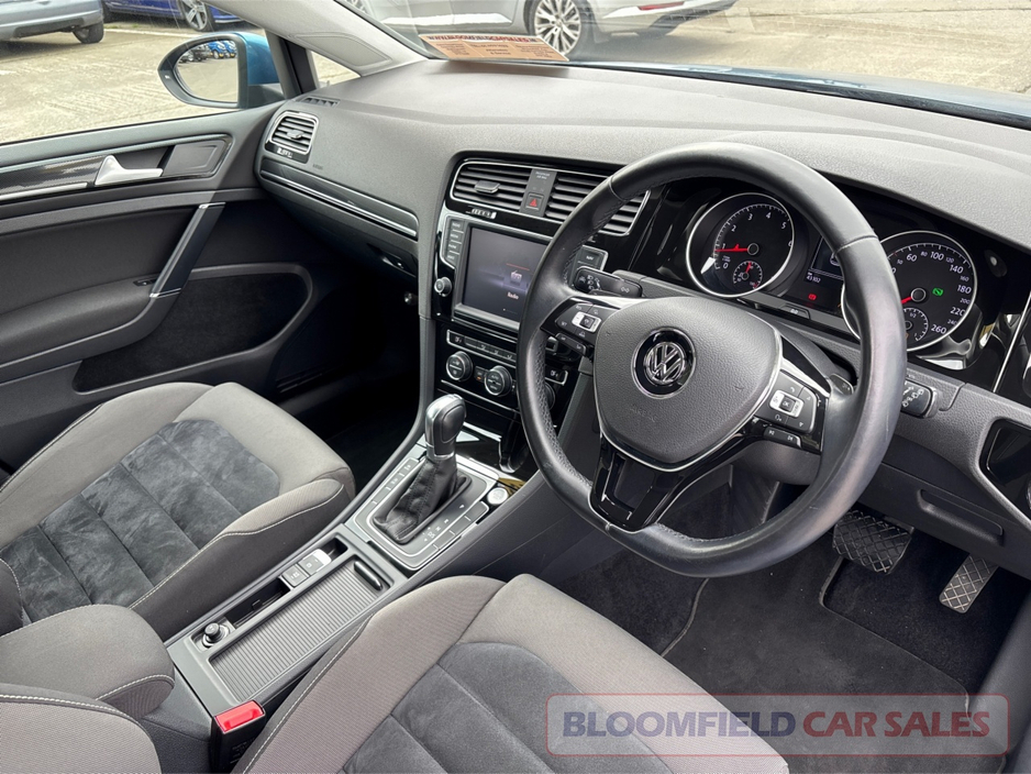 2015 Volkswagen Golf - image 10