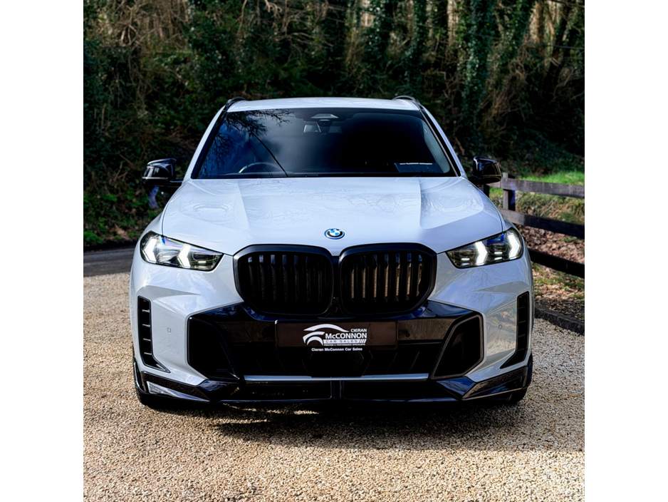 2023 BMW X5 - image 4