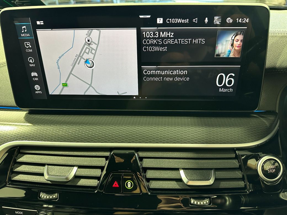 2020 BMW 5 Series - image 11