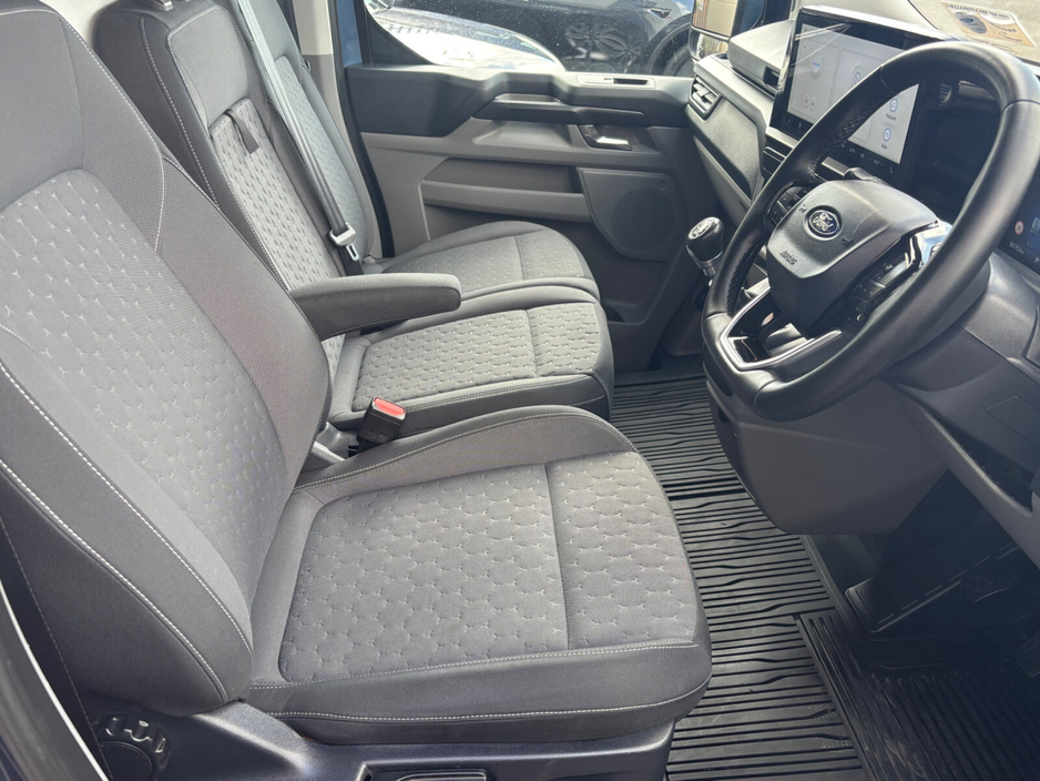 2024 Ford Transit Custom - image 9