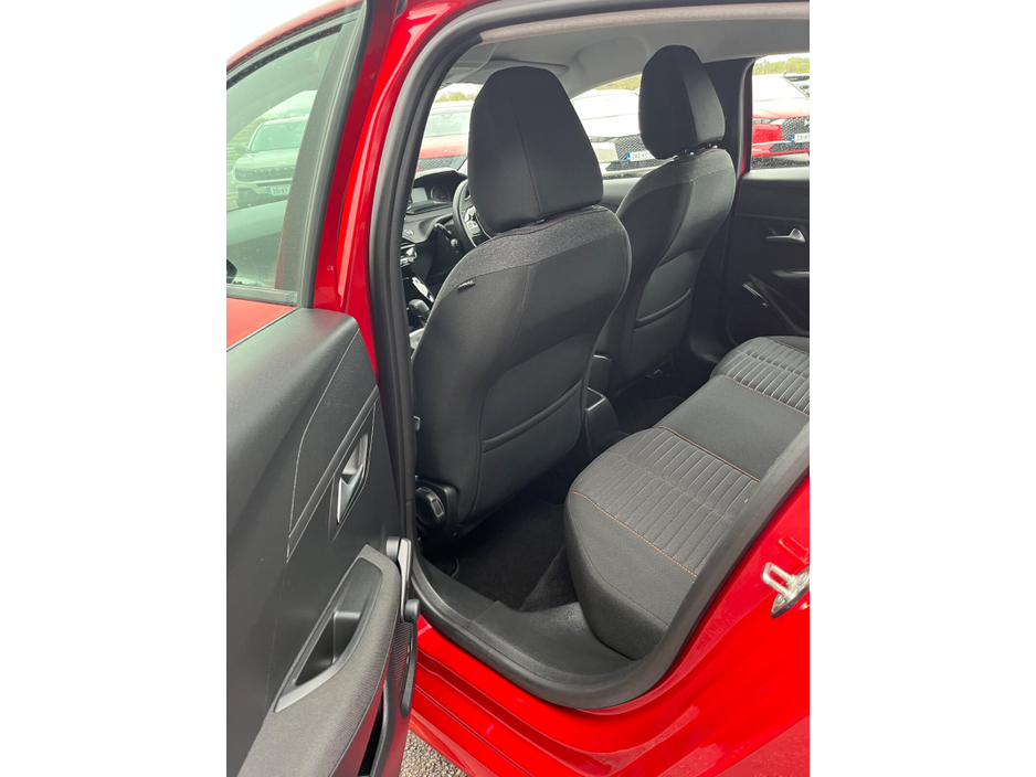 2020 Peugeot 208 - image 7