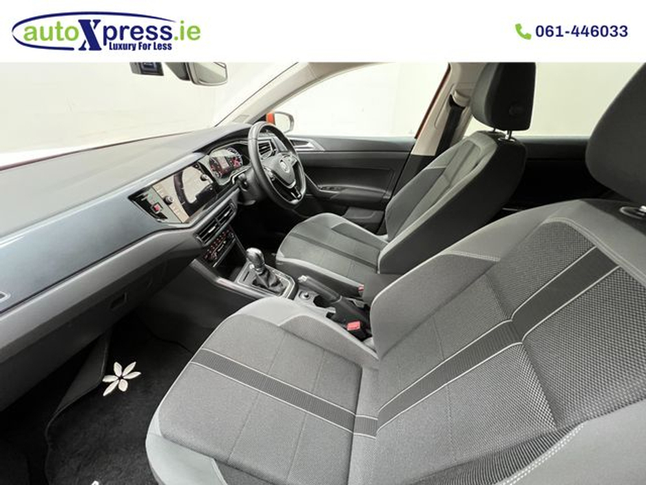 2018 Volkswagen Polo - image 2