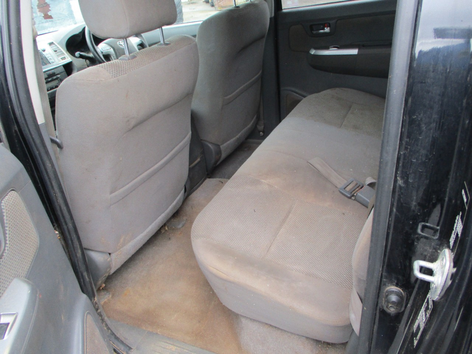 2013 Toyota Hilux - image 6