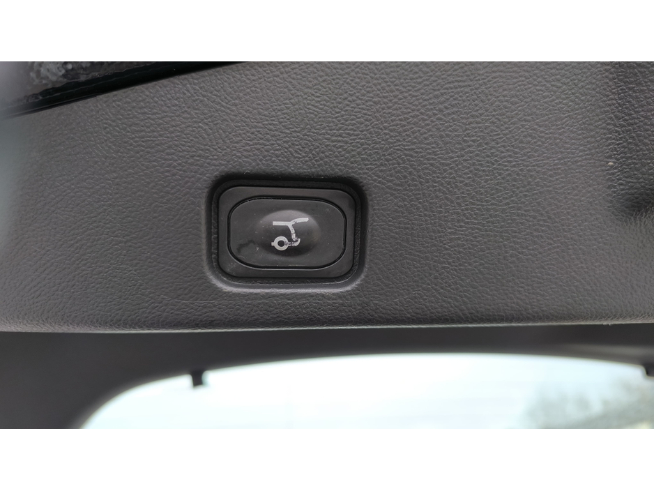 2017 Volkswagen Tiguan - image 17