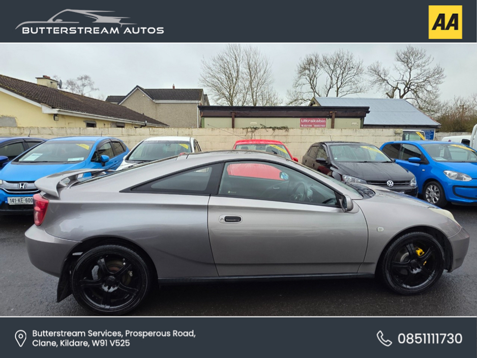 2005 Toyota Celica - image 7