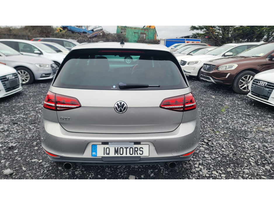 2016 Volkswagen Golf - image 5