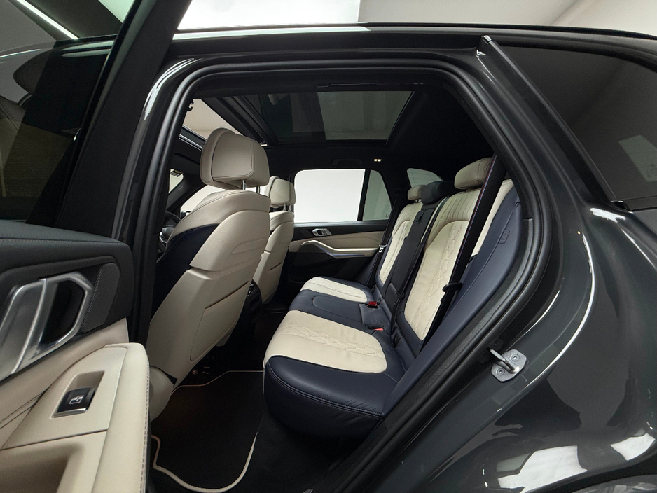 2023 BMW X5 - image 16