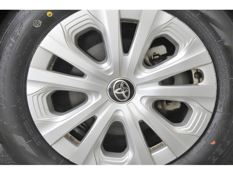 2019 Toyota Prius - image 21