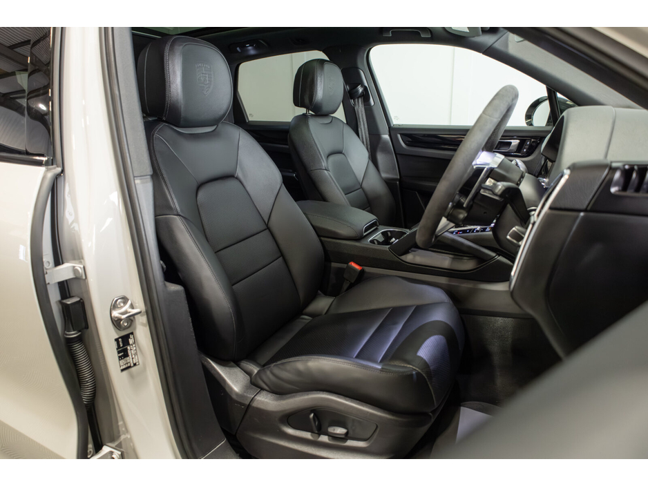 2022 Porsche Cayenne 3.0 V6 E-Hybrid 4WD Auto €59,999