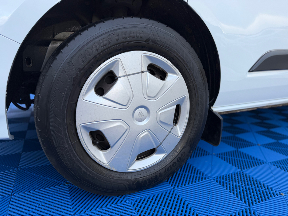 2021 Ford Transit Custom Kombi - image 11