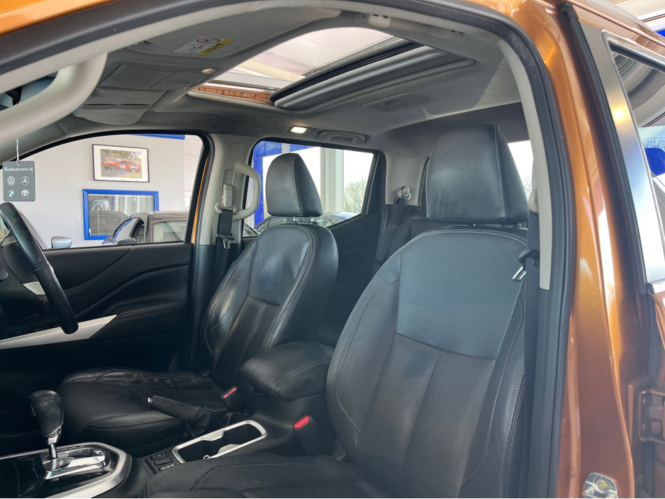 2016 Nissan Navara - image 12
