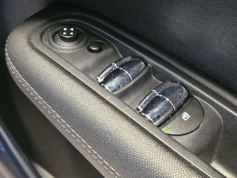 2014 MINI Countryman - image 7