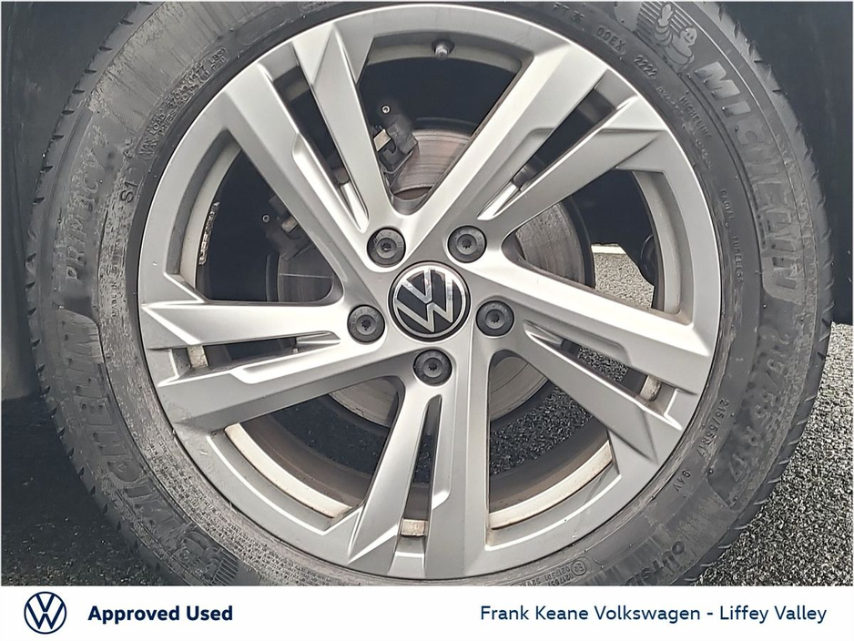 2022 Volkswagen T-Roc - image 8