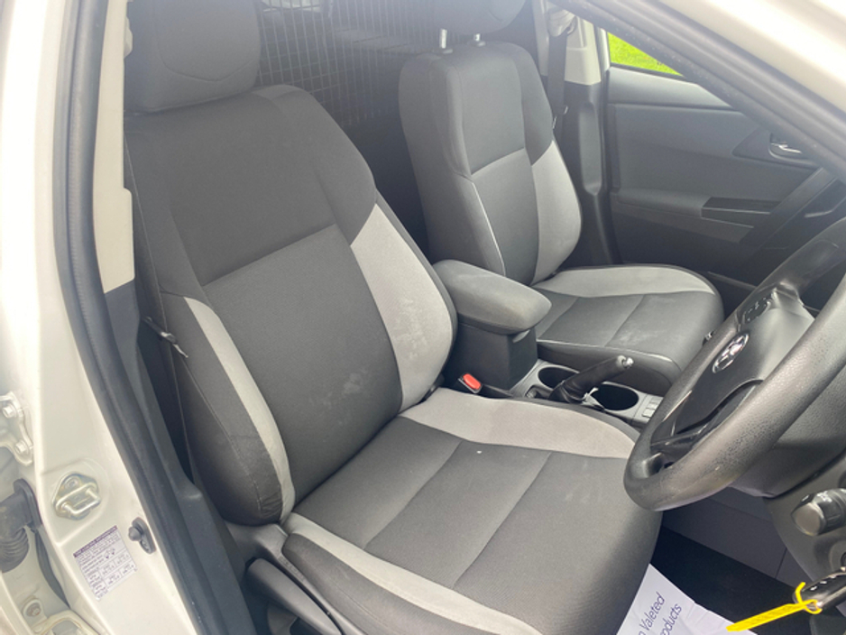 2019 Toyota Auris 1.4 D-4D TERRA 4DR Commerial (Including VAT) €11,950