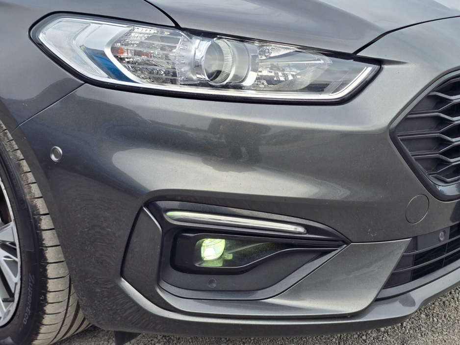 2020 Ford Mondeo - image 13