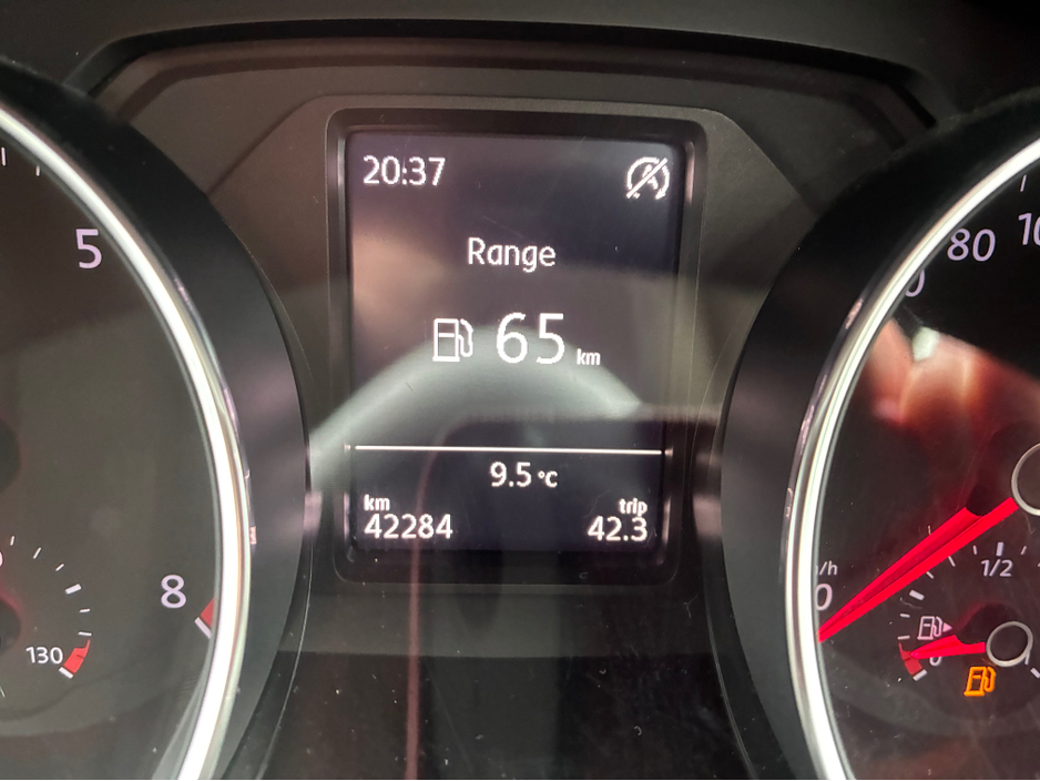 2015 Volkswagen Polo - image 16