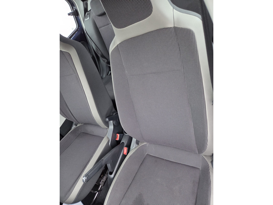 2015 Volkswagen up! - image 24