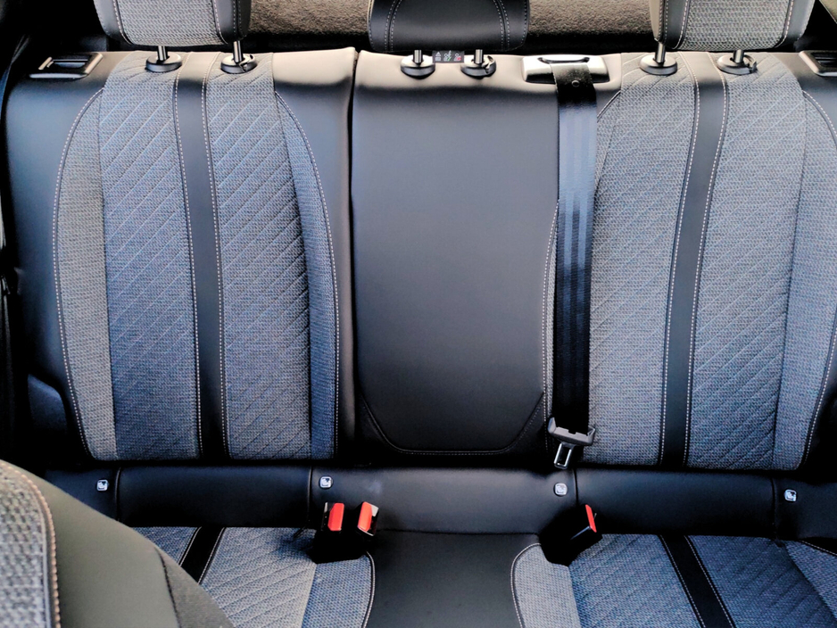 2025 Peugeot 2008 - image 6