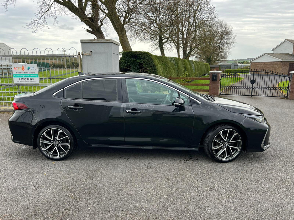 2023 Toyota Corolla - image 3