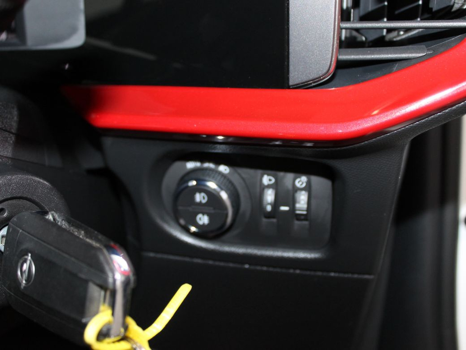 2022 Opel Mokka - image 24