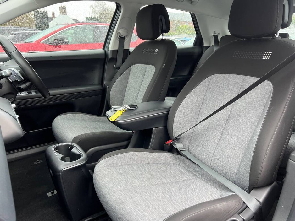 2022 Hyundai Ioniq - image 6