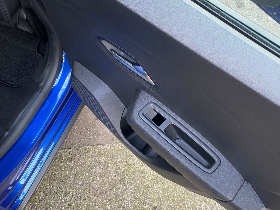 2021 Dacia Sandero - image 25