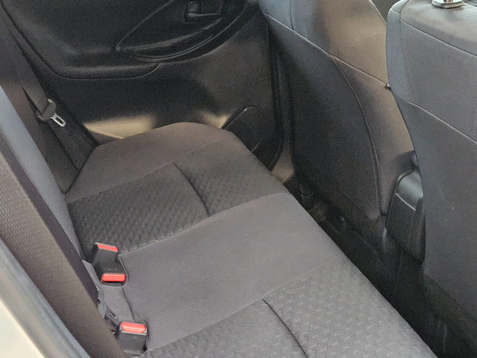 2025 Toyota Yaris Cross - image 7