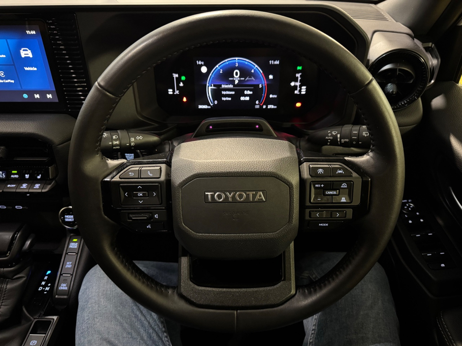 2025 Toyota Landcruiser - image 17