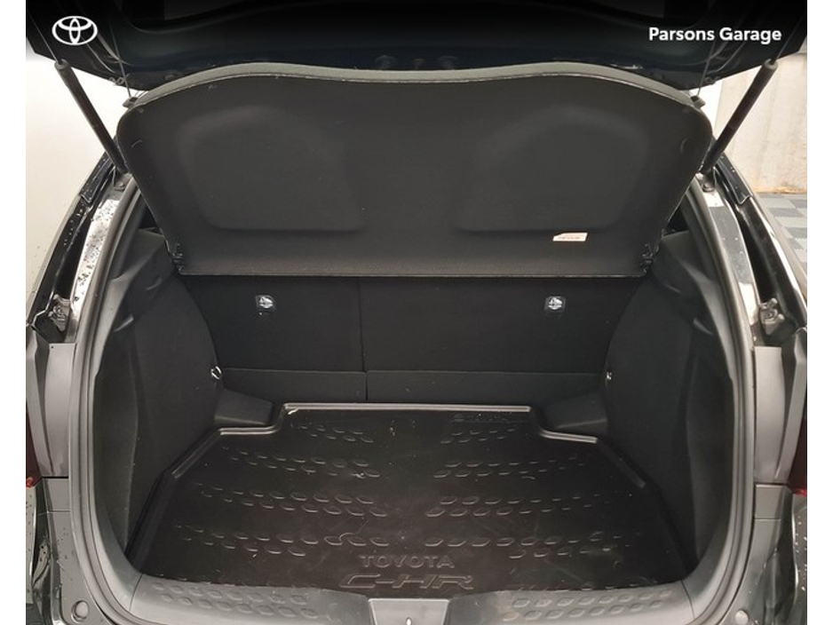 2023 Toyota C-HR HYBRID LUNA 4DR AUTO €27,995