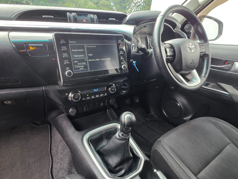 2021 Toyota Hilux - image 14