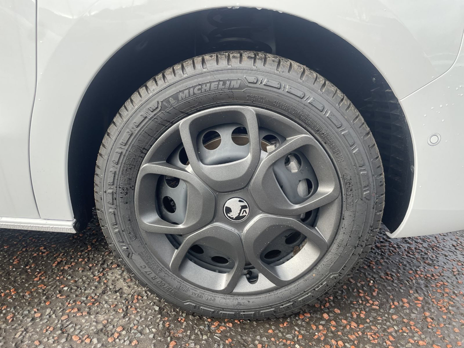 2025 Opel Vivaro - image 10