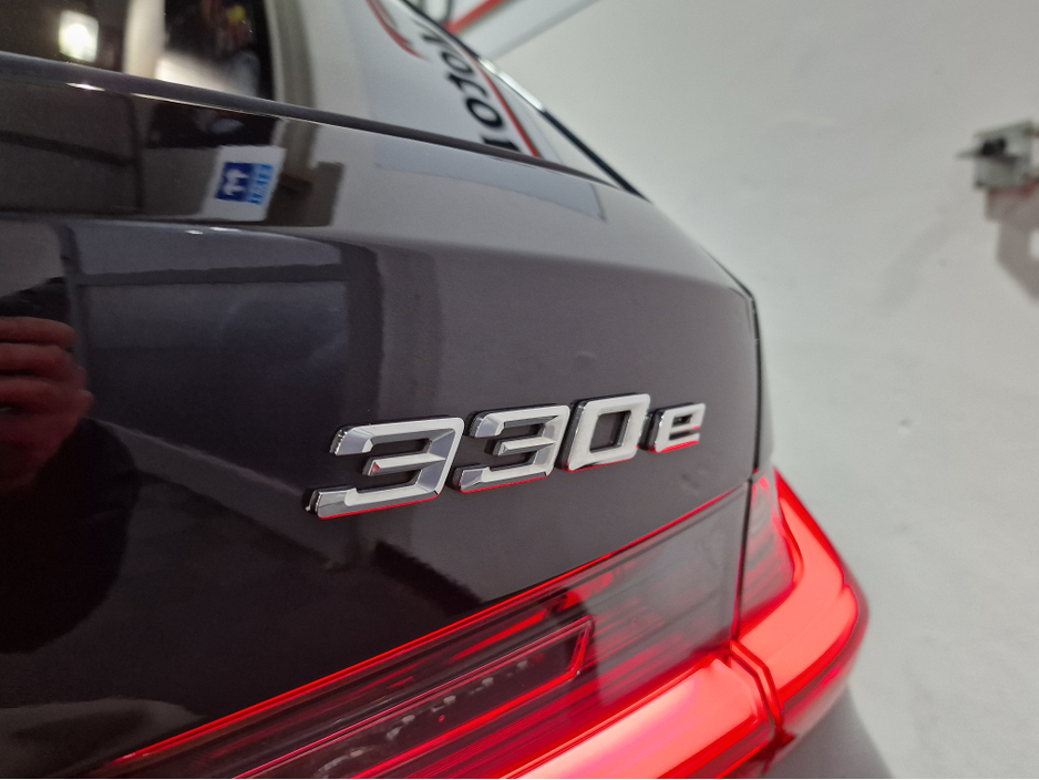 2025 BMW 3 Series 330E TOURING M SPORT (22.3KWH BATTERY) AUTOMATIC **ONE OWNER / APPLE CARPLAY / CRUISE CONTROL / ELECTRIC BOOTLID / FULL LEATHER / HEATED SEATS / REVERSE CAMERA / SAT NAV / BMW WARRANTY UNTIL 03/2028** €52,900