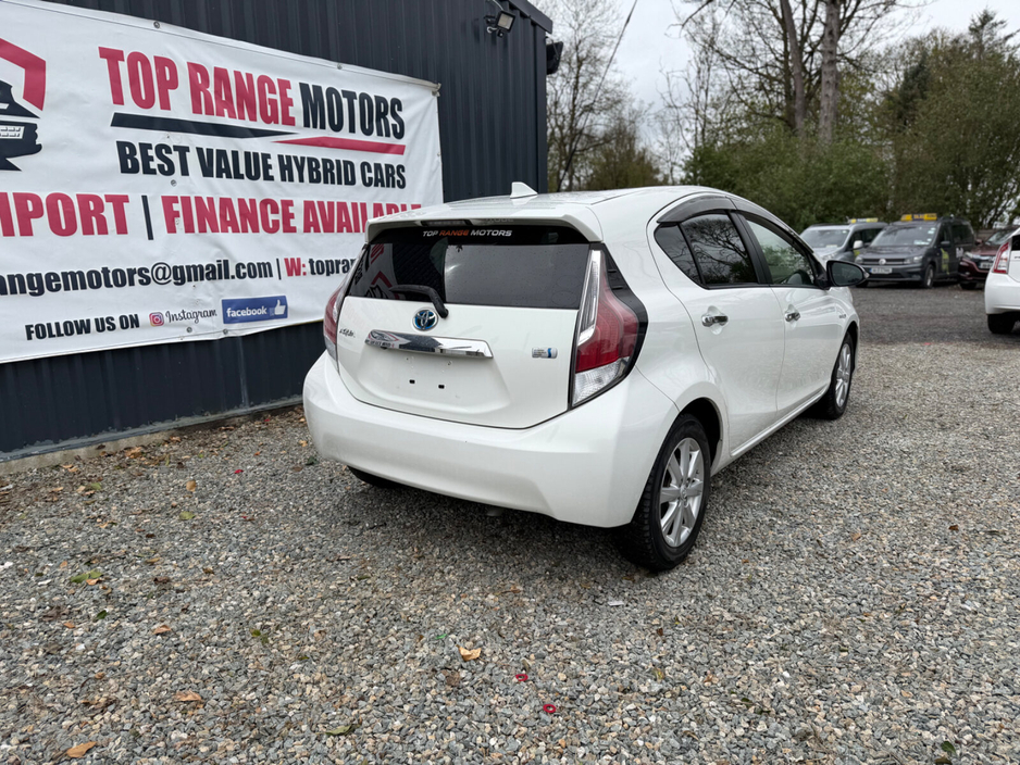 2016 Toyota Aqua - image 4