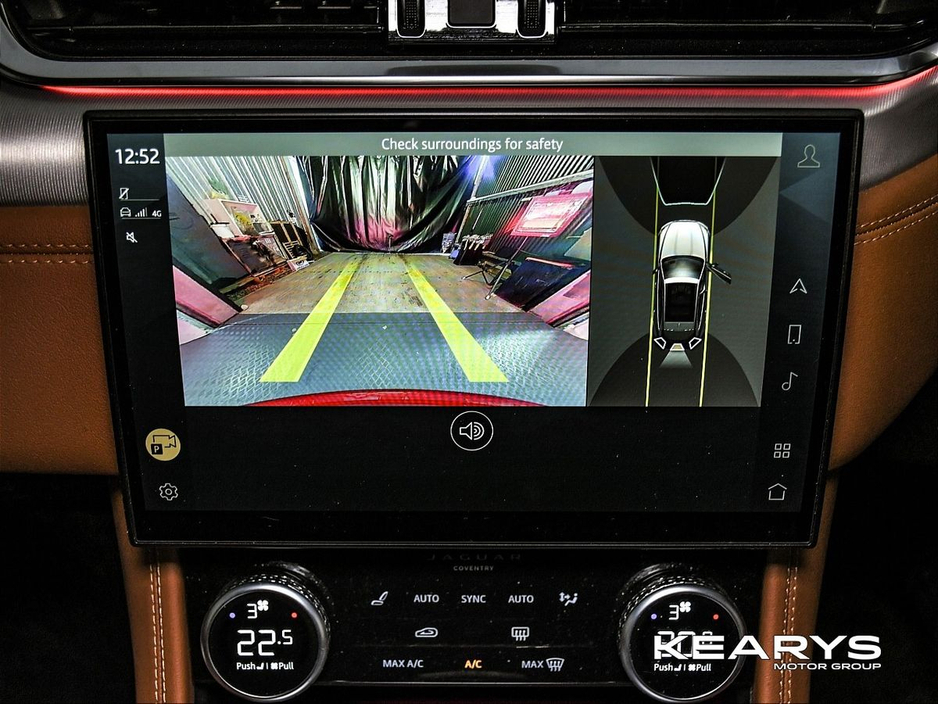 2023 Jaguar F-Pace - image 31