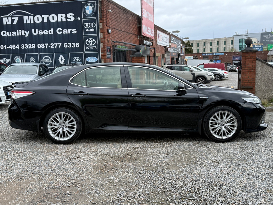 2021 Toyota Camry - image 2