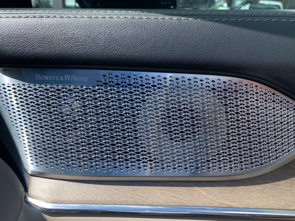 2025 Volvo EX90 - image 19