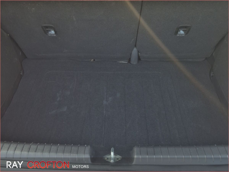 2017 Hyundai i20 - image 20