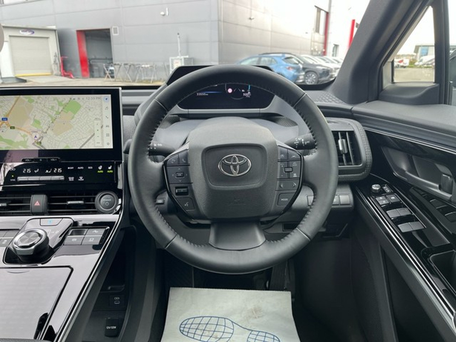 2023 Toyota bZ4X - image 10