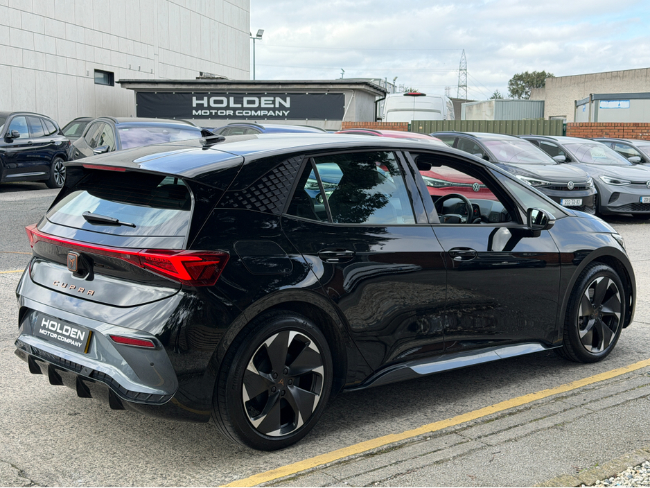 2025 Cupra Born - image 9