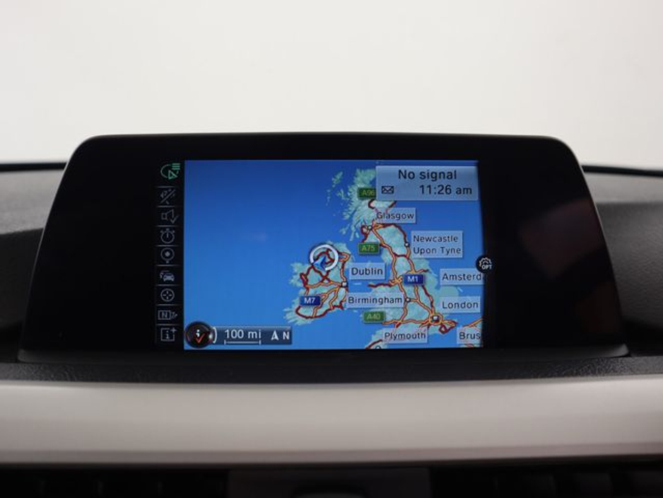 2016 BMW 3 Series - image 12