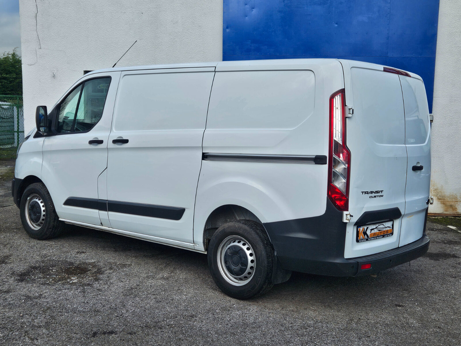 2017 Ford Transit Custom - image 4