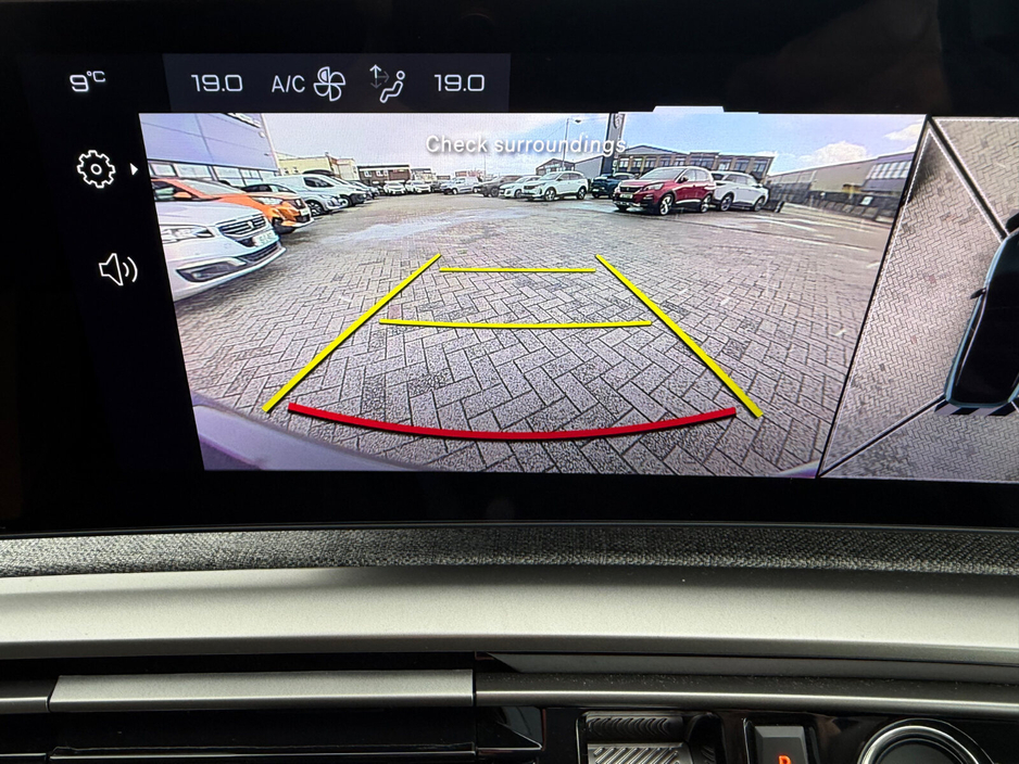 2025 Peugeot 3008 - image 14