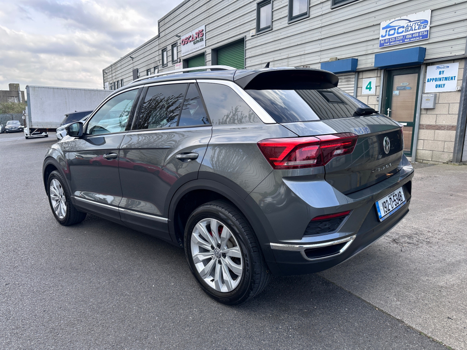 2019 Volkswagen T-Roc - image 6