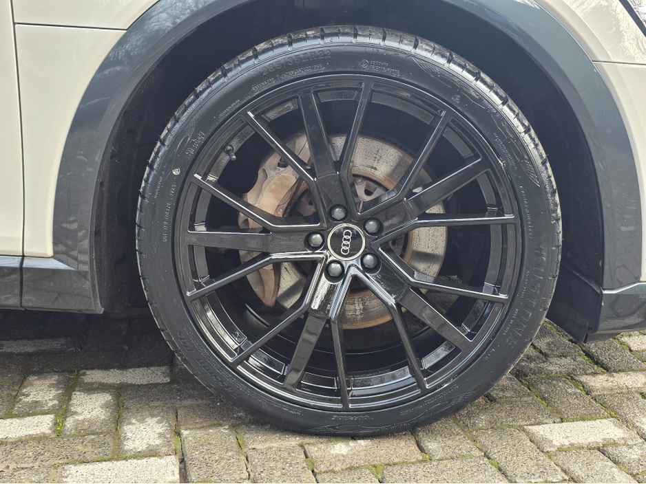 2021 Audi e-tron - image 5