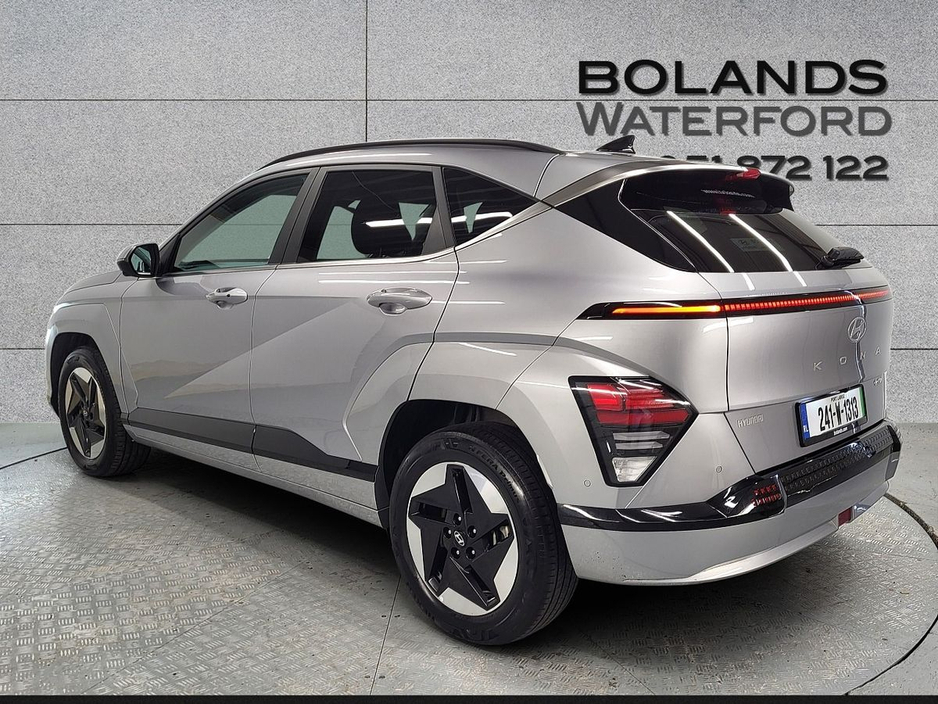 2024 Hyundai Kona - image 2